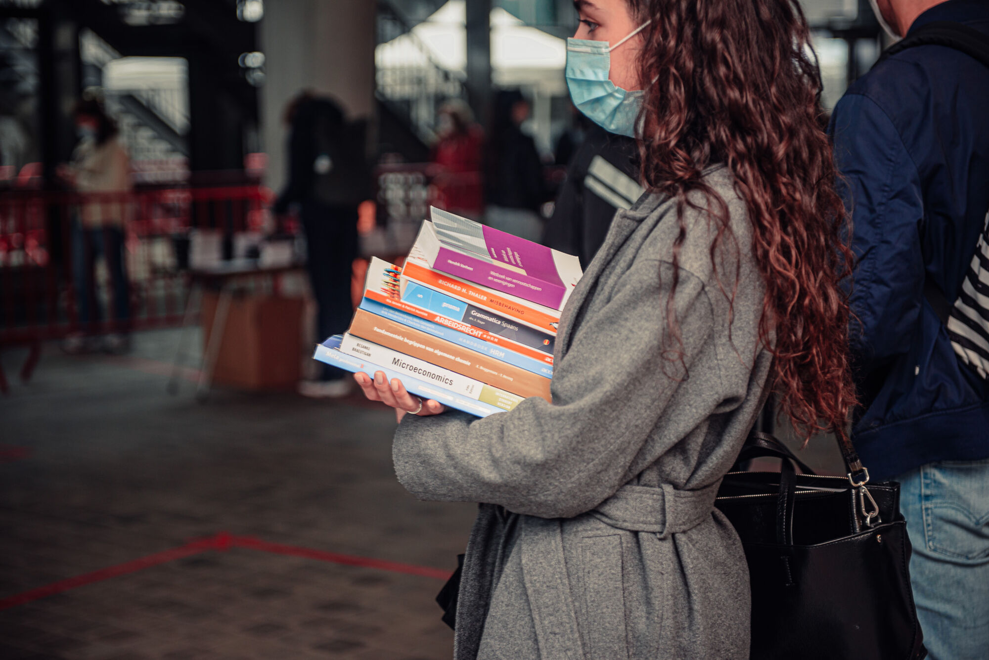 Tweedehandsbeurs boeken FBE (22).jpg