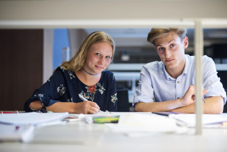 Studeren in de bibliotheek (29).jpg