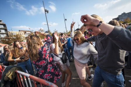 Students on Stage - Sint-Jansplein (15).jpg