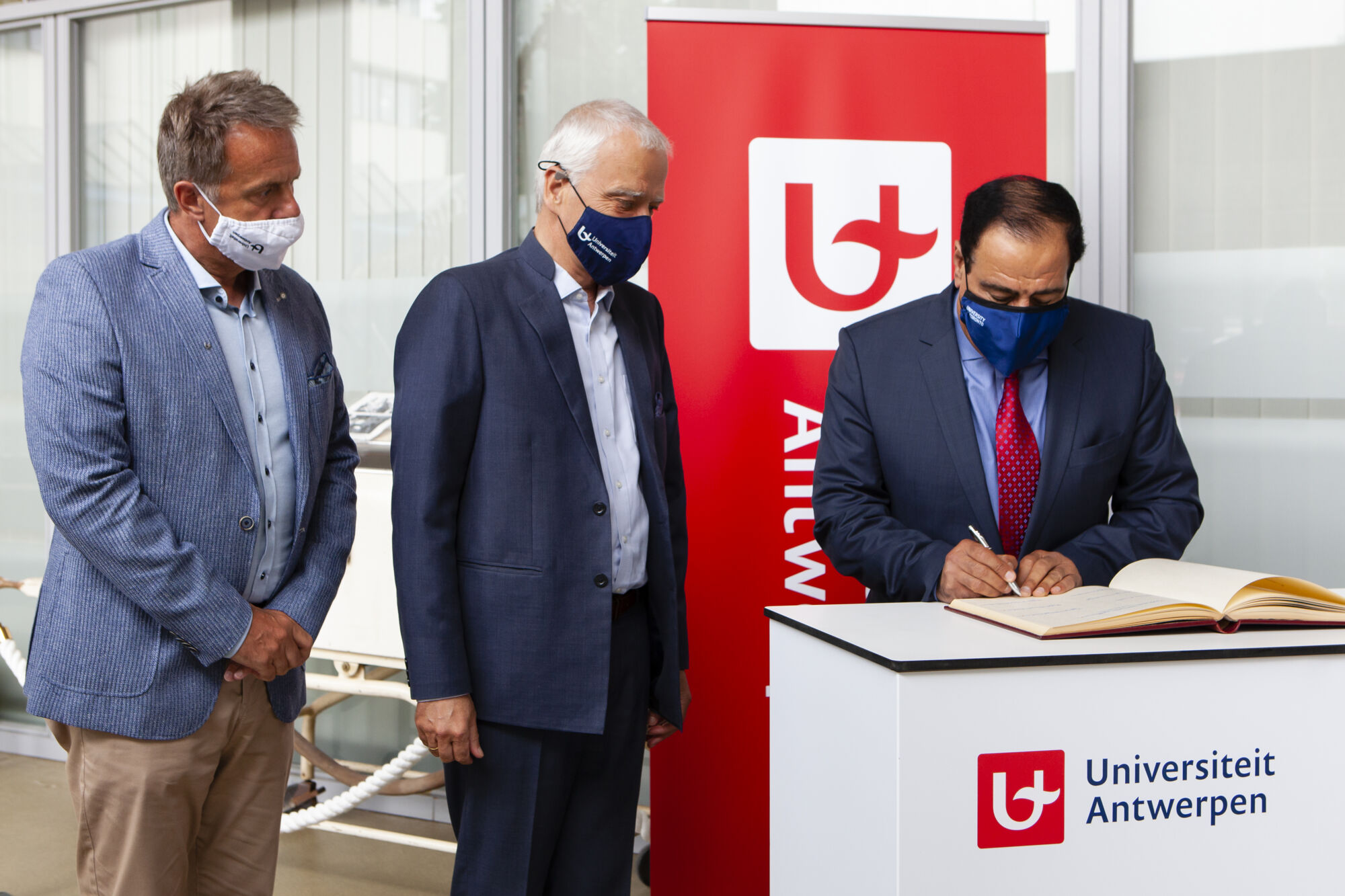 Eredoctor Izzeldin Abuelaish bezoekt UAntwerpen (4).jpg
