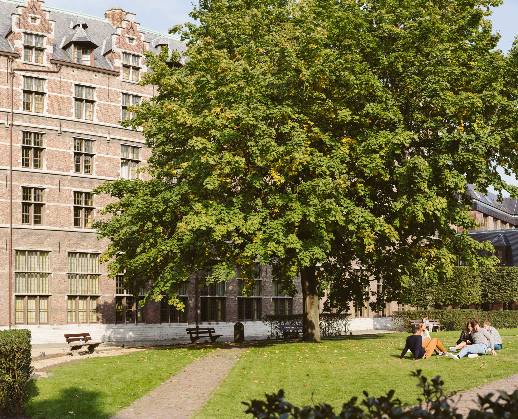 CST binnenkoer groot (1).jpg