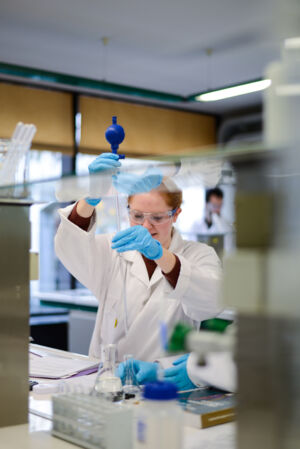 Practicum chemie voor handelsingenieurs (1).jpg
