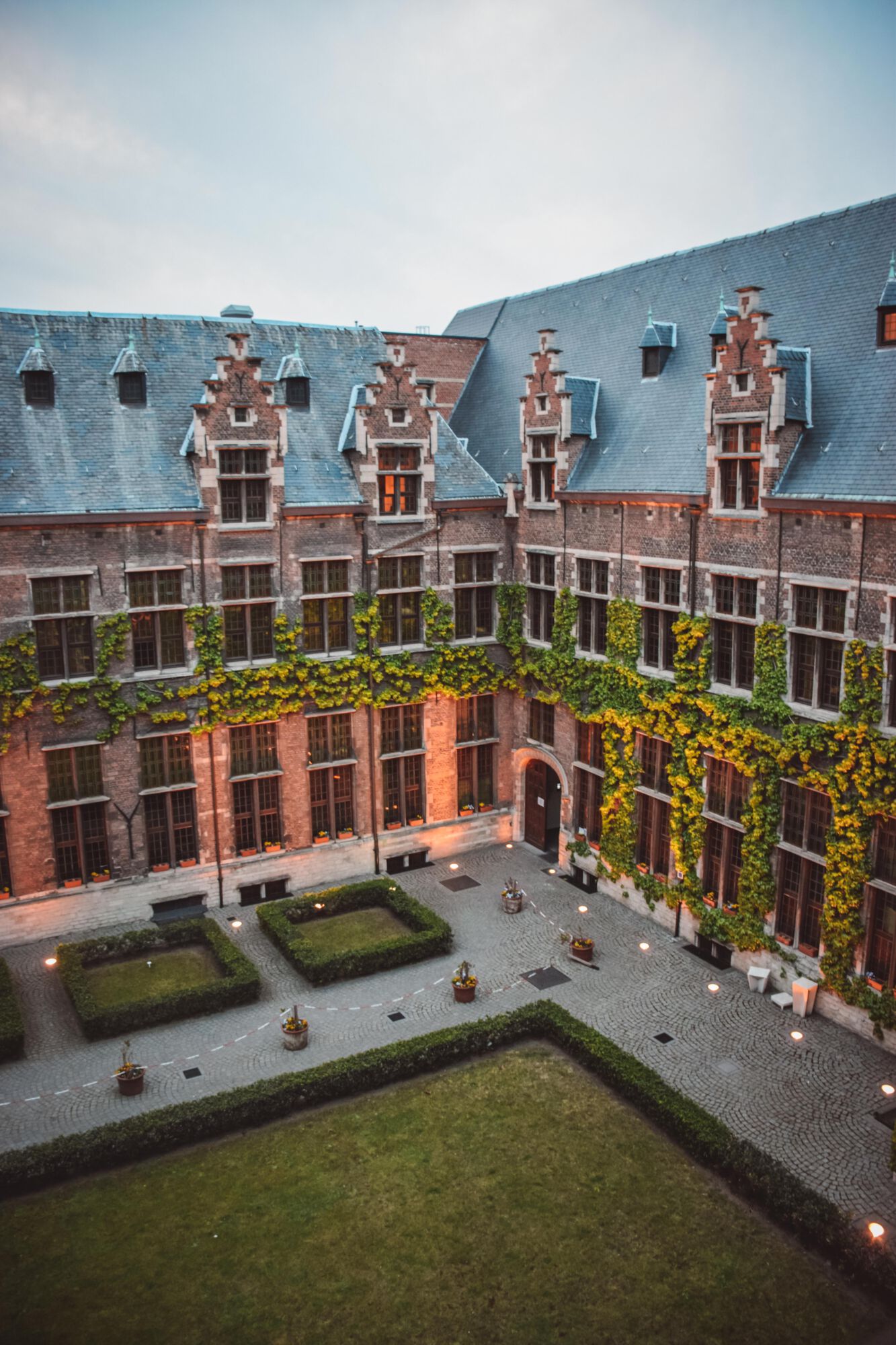 Alumni event management (1).jpg