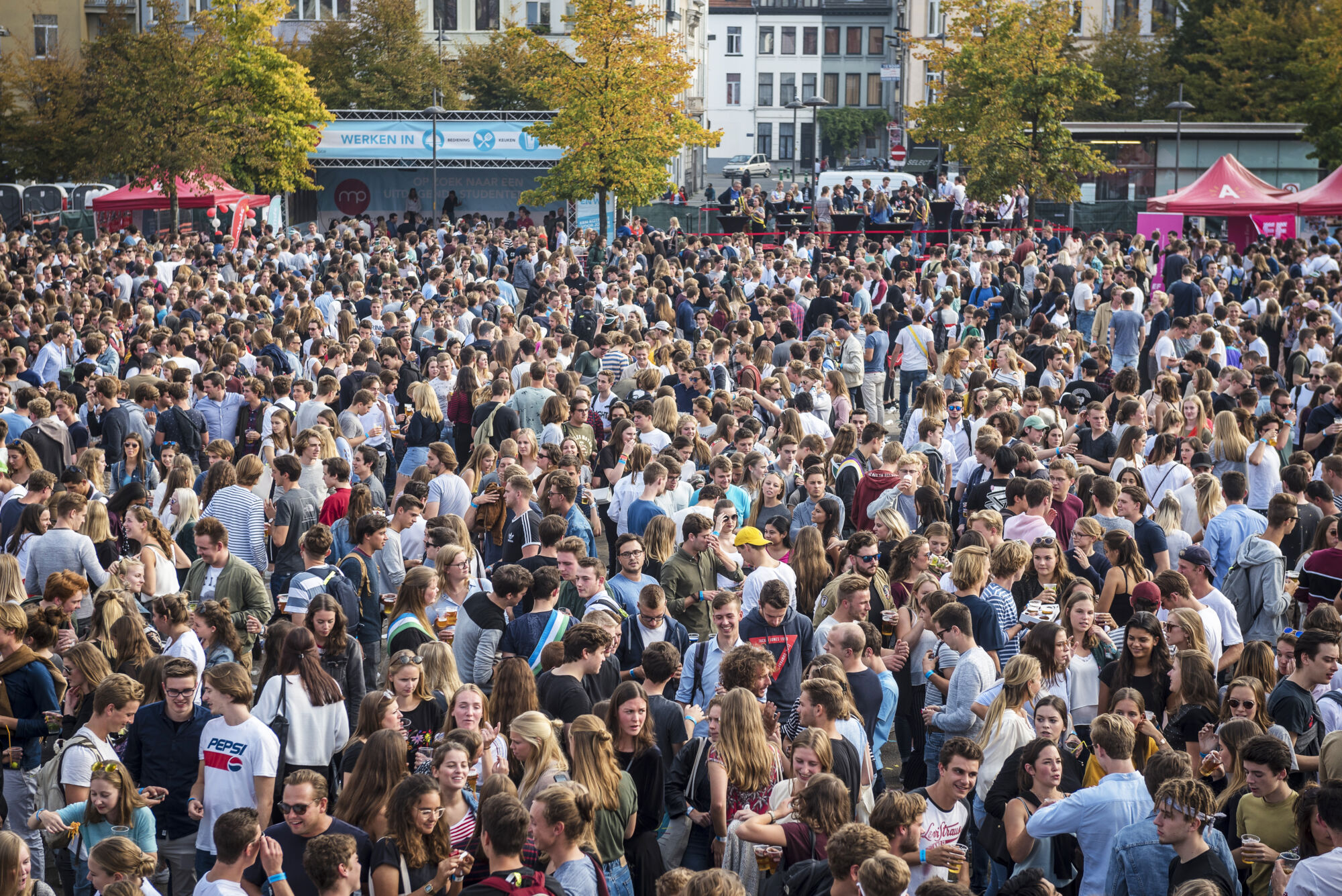 Students on Stage - Sint-Jansplein (13).jpg
