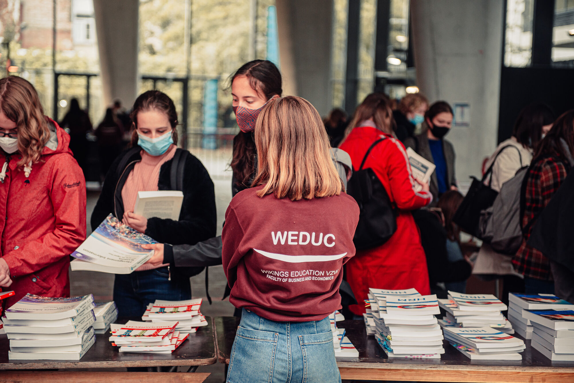 Tweedehandsbeurs boeken FBE (10).jpg