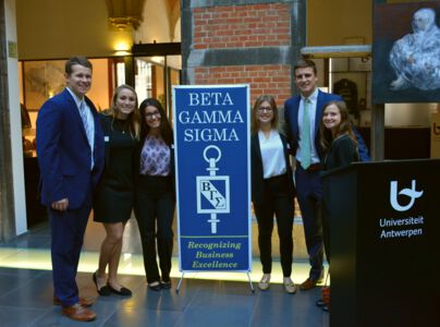 Beta Gamma Sigma 2018 (17).JPG