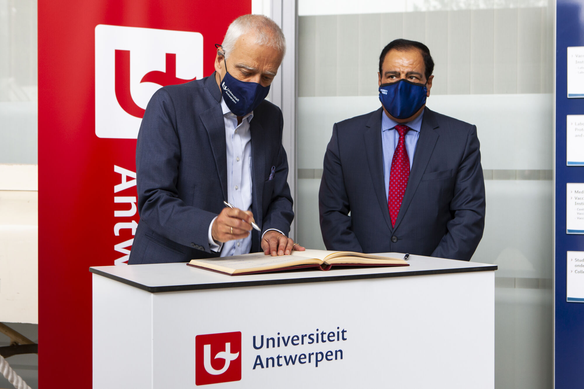 Eredoctor Izzeldin Abuelaish bezoekt UAntwerpen (8).jpg