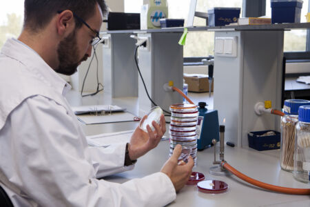 Laboratory of Medical Microbiology (8).jpg