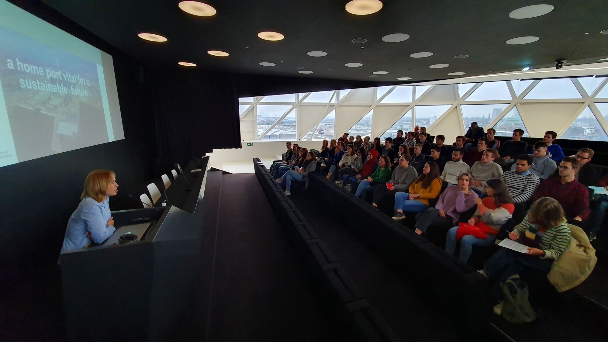 Excursie Haven Antwerpen FBE 2019 (2).jpg