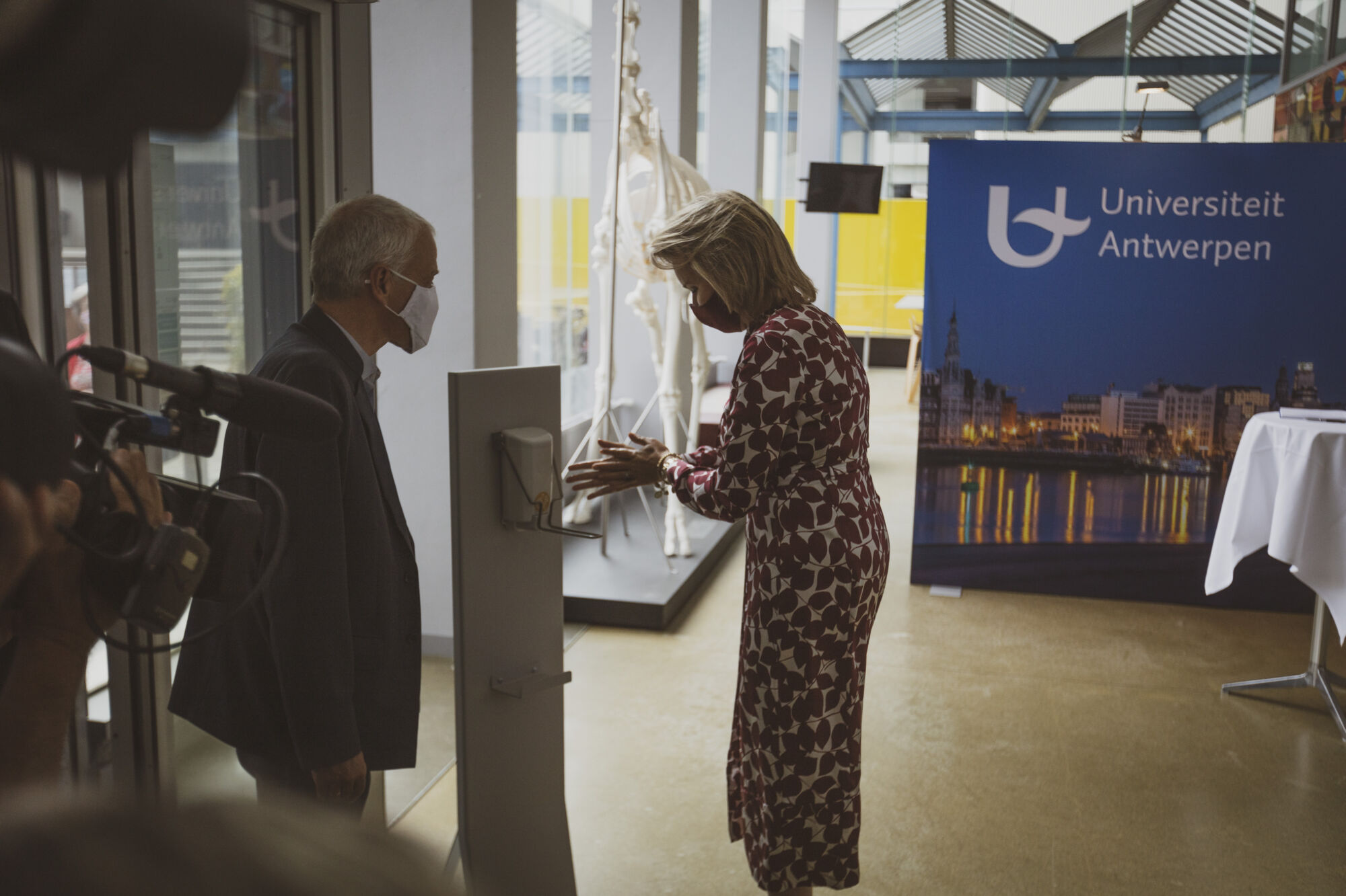 Koningin Mathilde bezoekt Centrum voor de Evaluatie van Vaccinaties (11).JPG