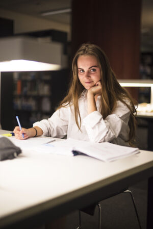 Studeren in de bibliotheek (18).jpg