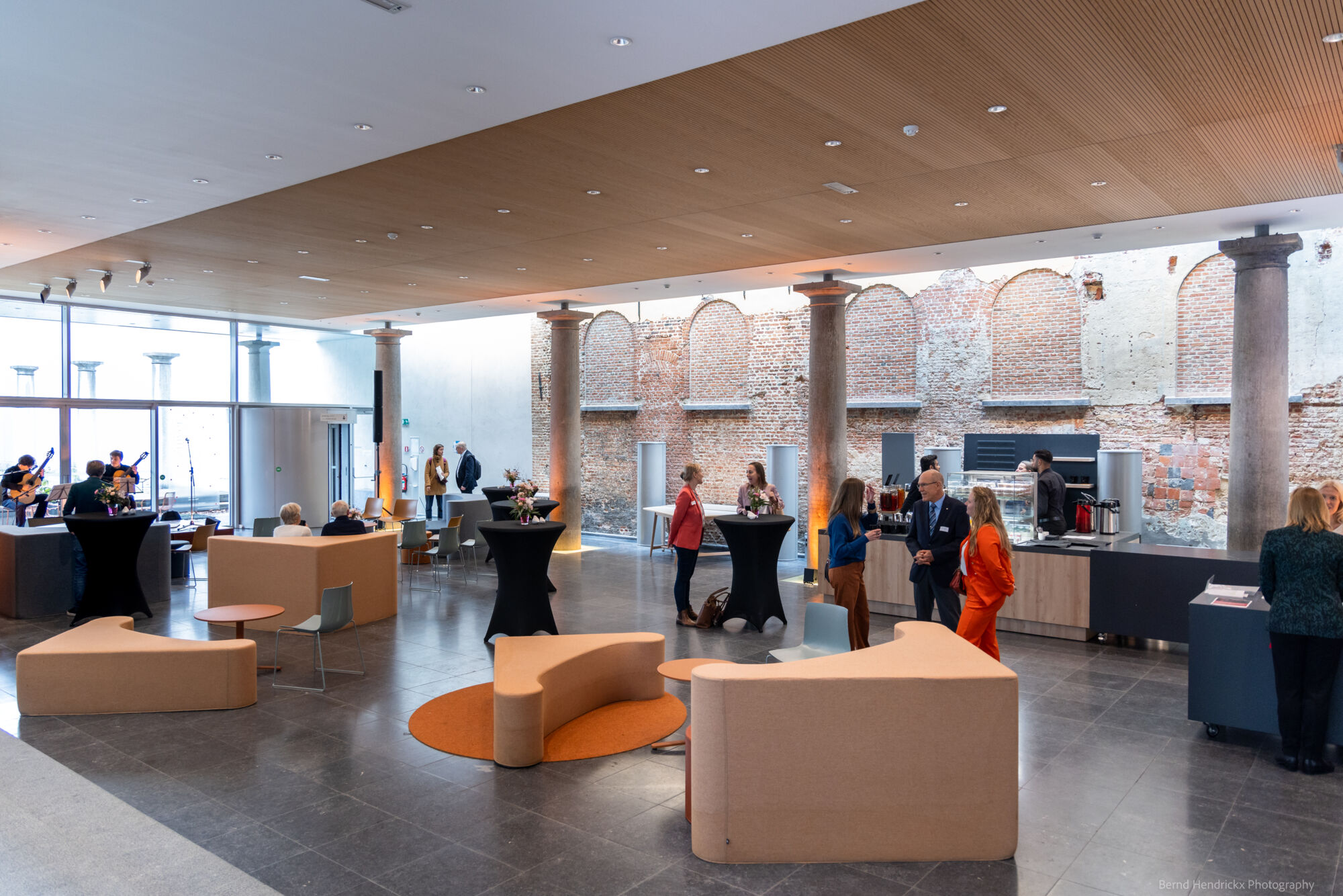 Info- en netwerkreceptie schenken en legateren aan UAntwerpen