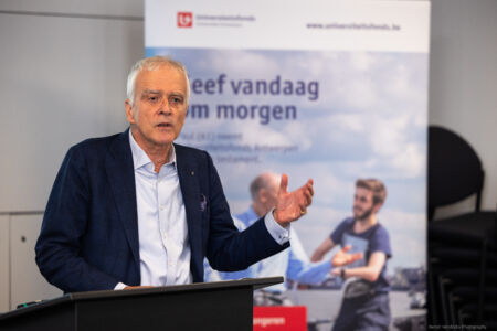 Info- en netwerkreceptie schenken en legateren aan UAntwerpen