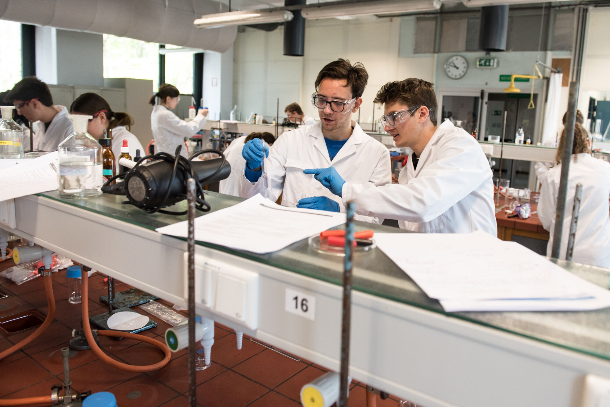Practicum chemie (10).jpg