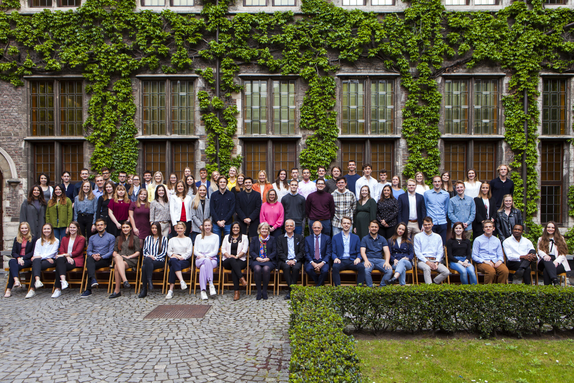 Proclamatie Bedrijfswetenschappen en Economie 2019 (groepsfoto) (1).jpg