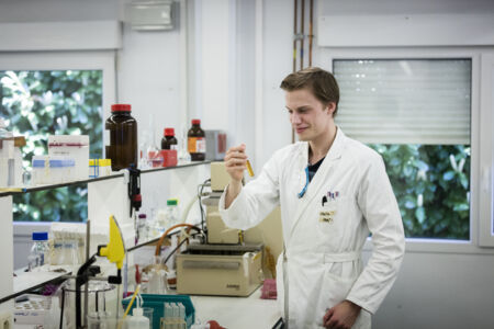 Industriële wetenschappen chemie en biochemie (18).jpg