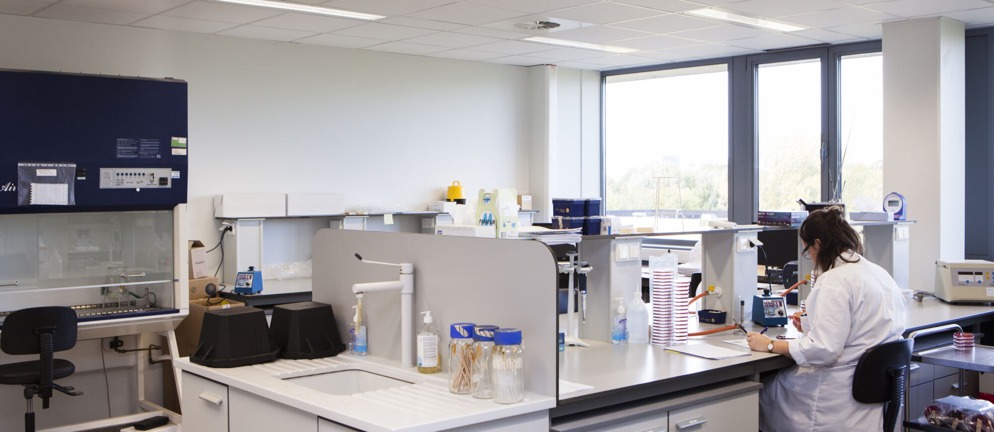 Laboratory of Medical Microbiology (13).jpg