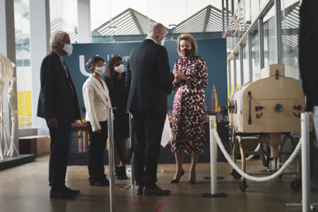 Koningin Mathilde bezoekt Centrum voor de Evaluatie van Vaccinaties (17).JPG