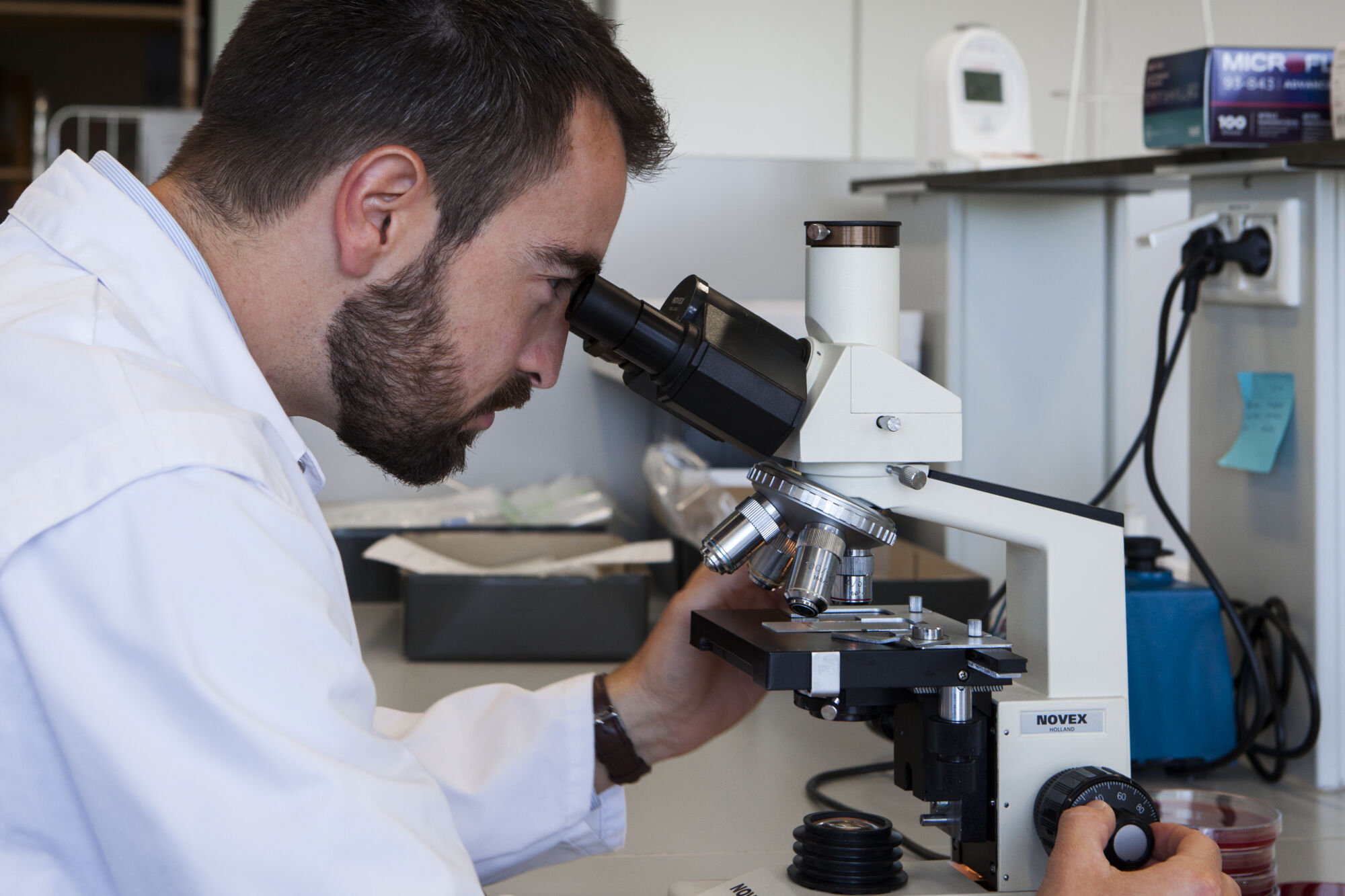 Laboratory of Medical Microbiology (20).jpg