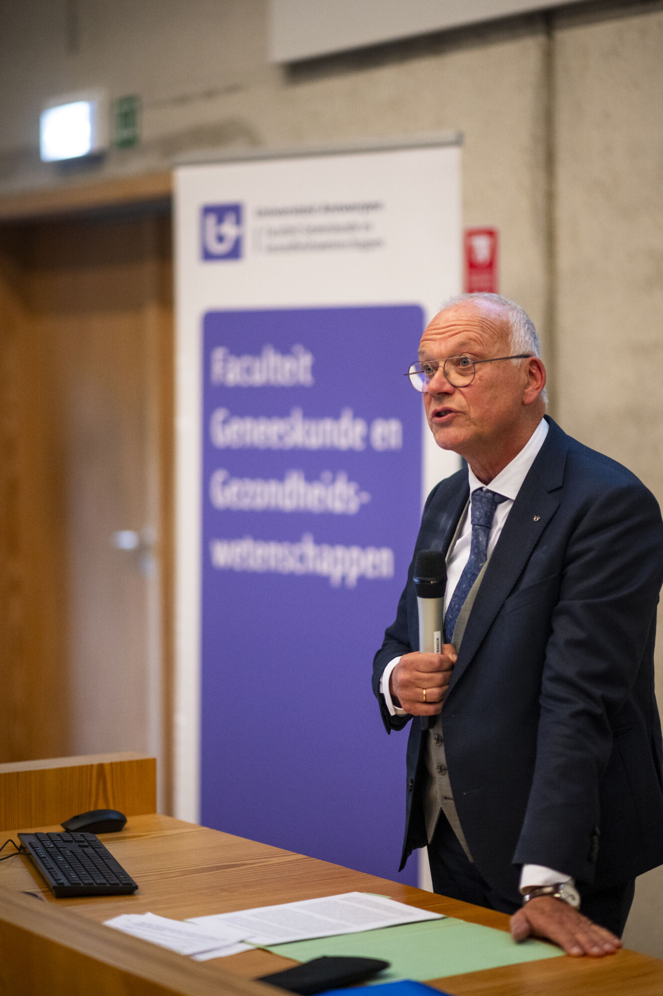 Emeritaat Peter Van Bogaert