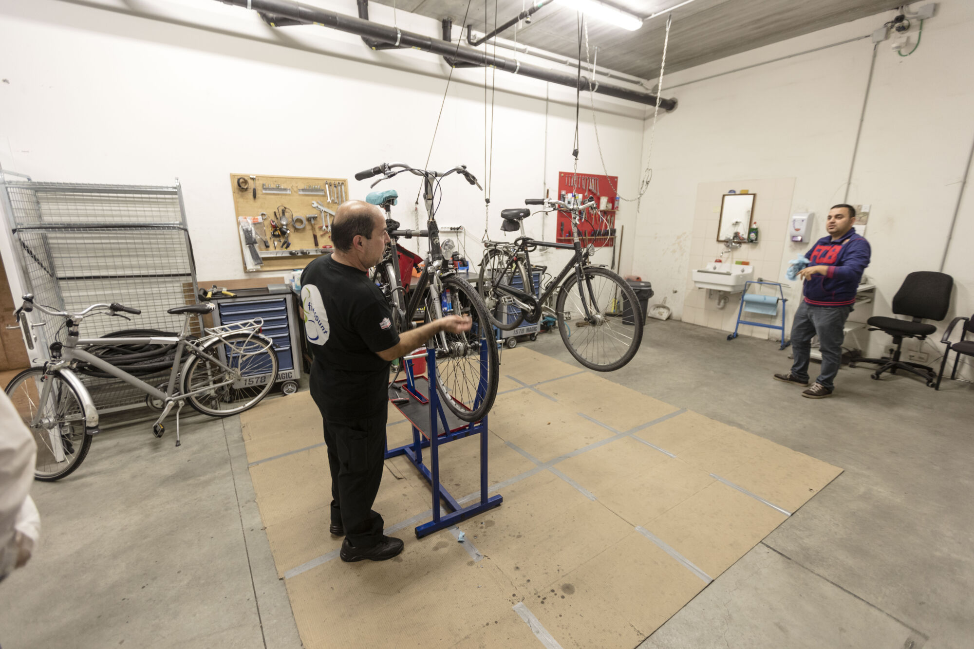 Opening fietsherstelwerkplaats Stadscampus (4).jpg