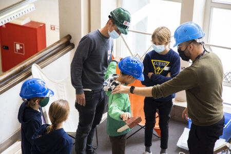 Kinderuniversiteit 2021 - Kracht in bruggen en kathedralen (64)