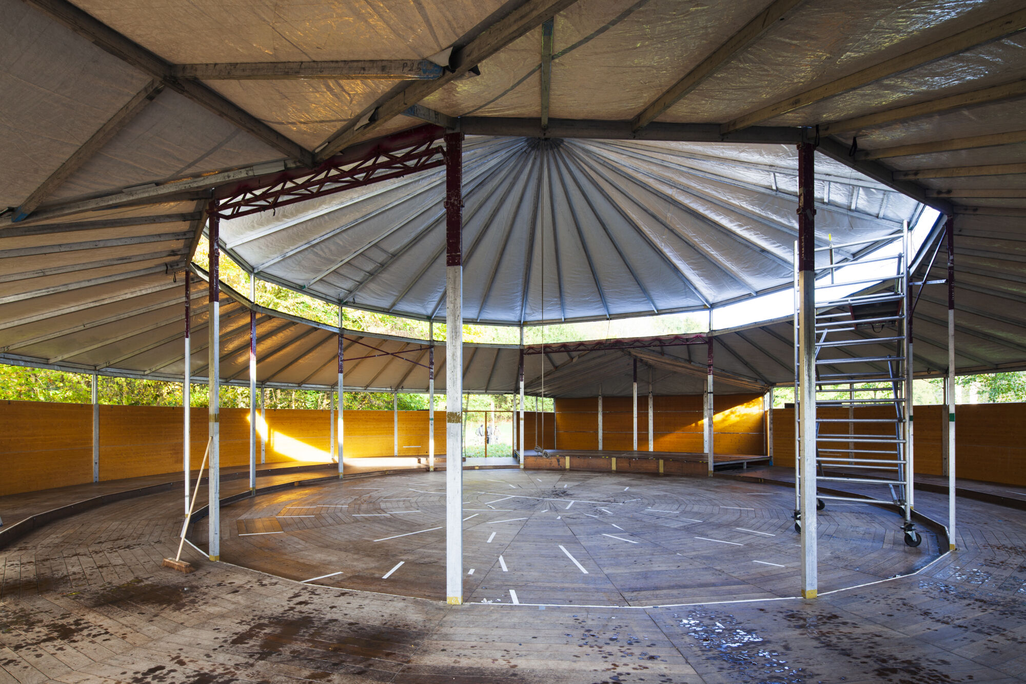 Spiegeltent Campus Drie Eiken
