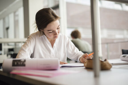 Studeren in de bibliotheek (35).jpg