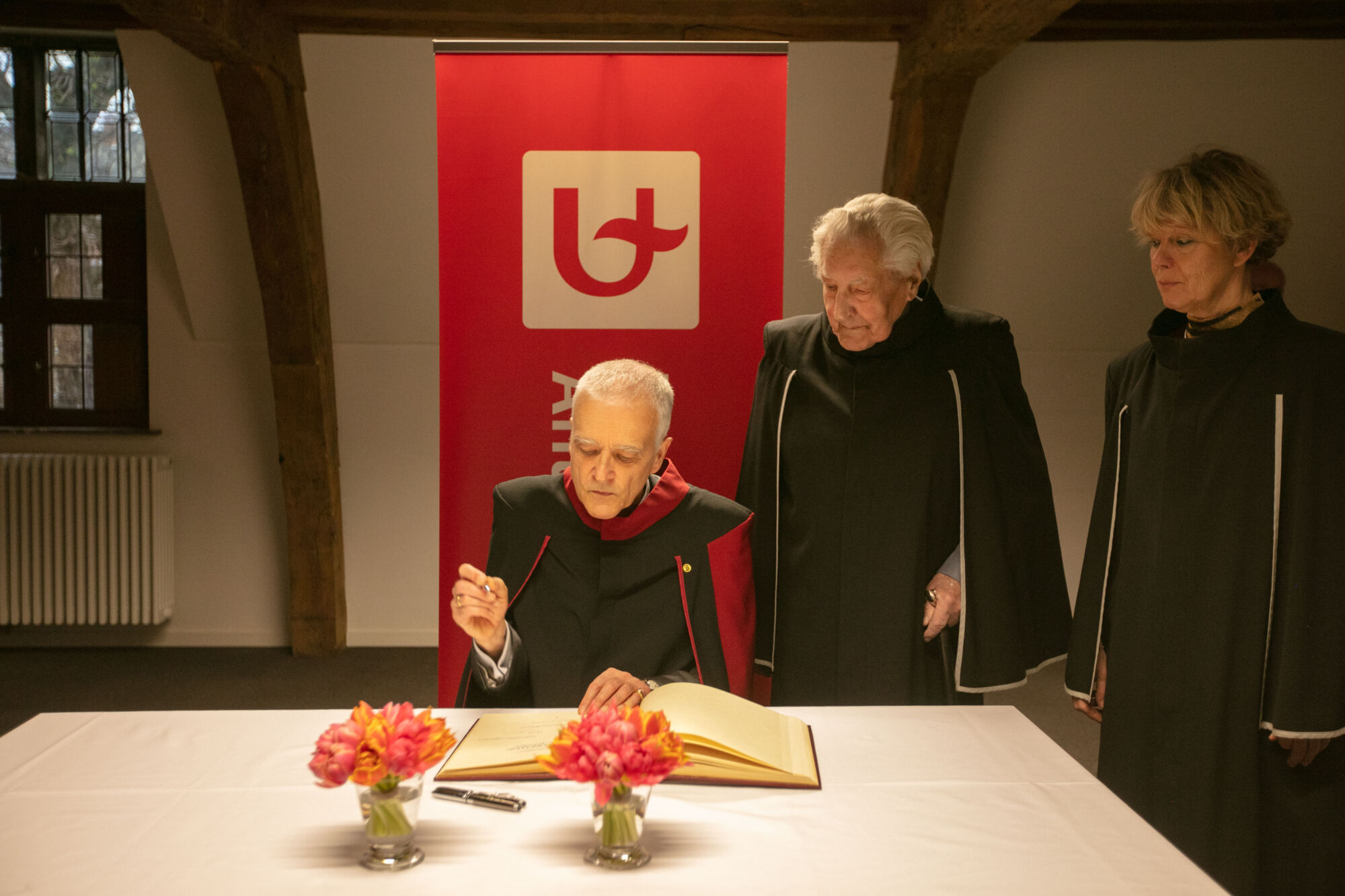 Eredoctoraten Anne-Mie Van Kerckhoven en Paul Van Hoeydonck (11).jpg