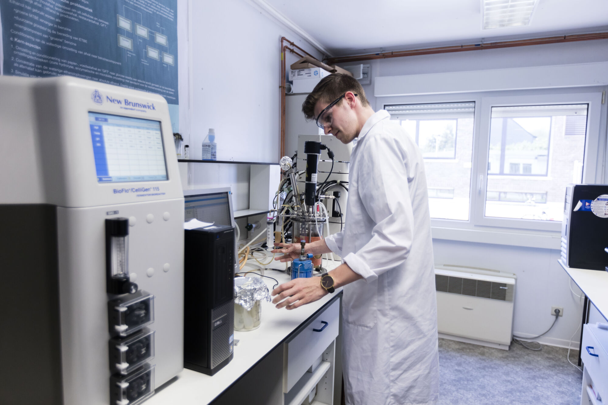 Industriële wetenschappen chemie en biochemie (09).jpg