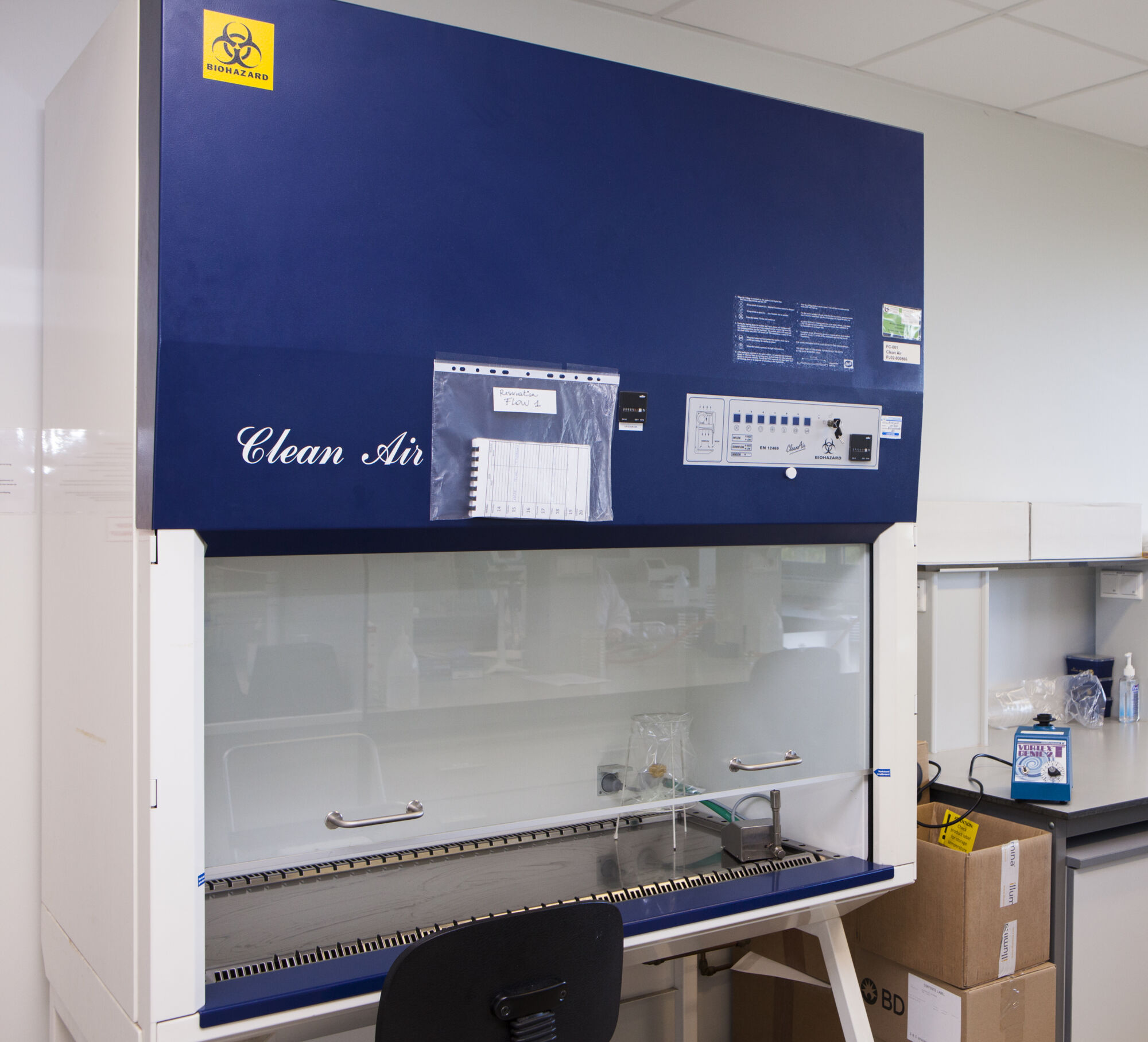 Laboratory of Medical Microbiology (14).jpg
