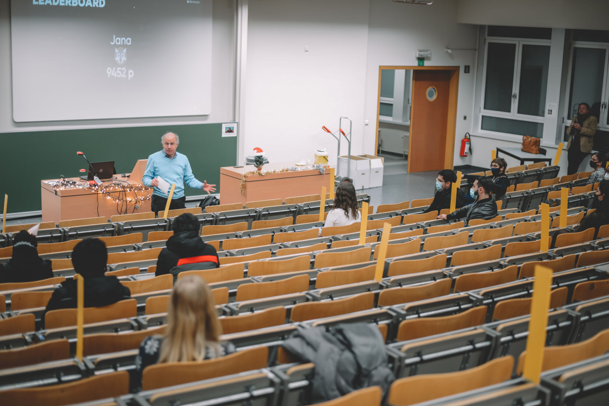 Christmas party international students FBE 2020 (11).jpg