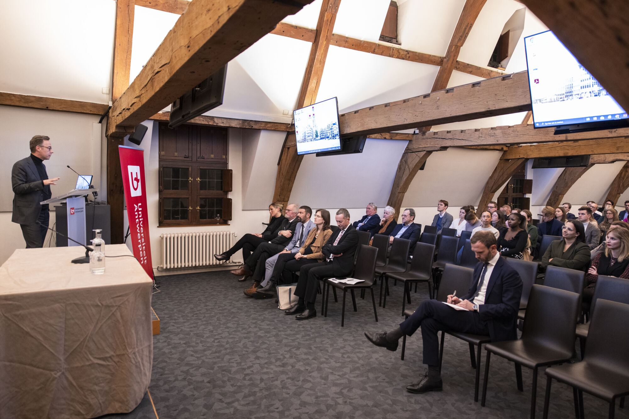 4573_Antwerp Law Net Alumni Event_1434.jpg