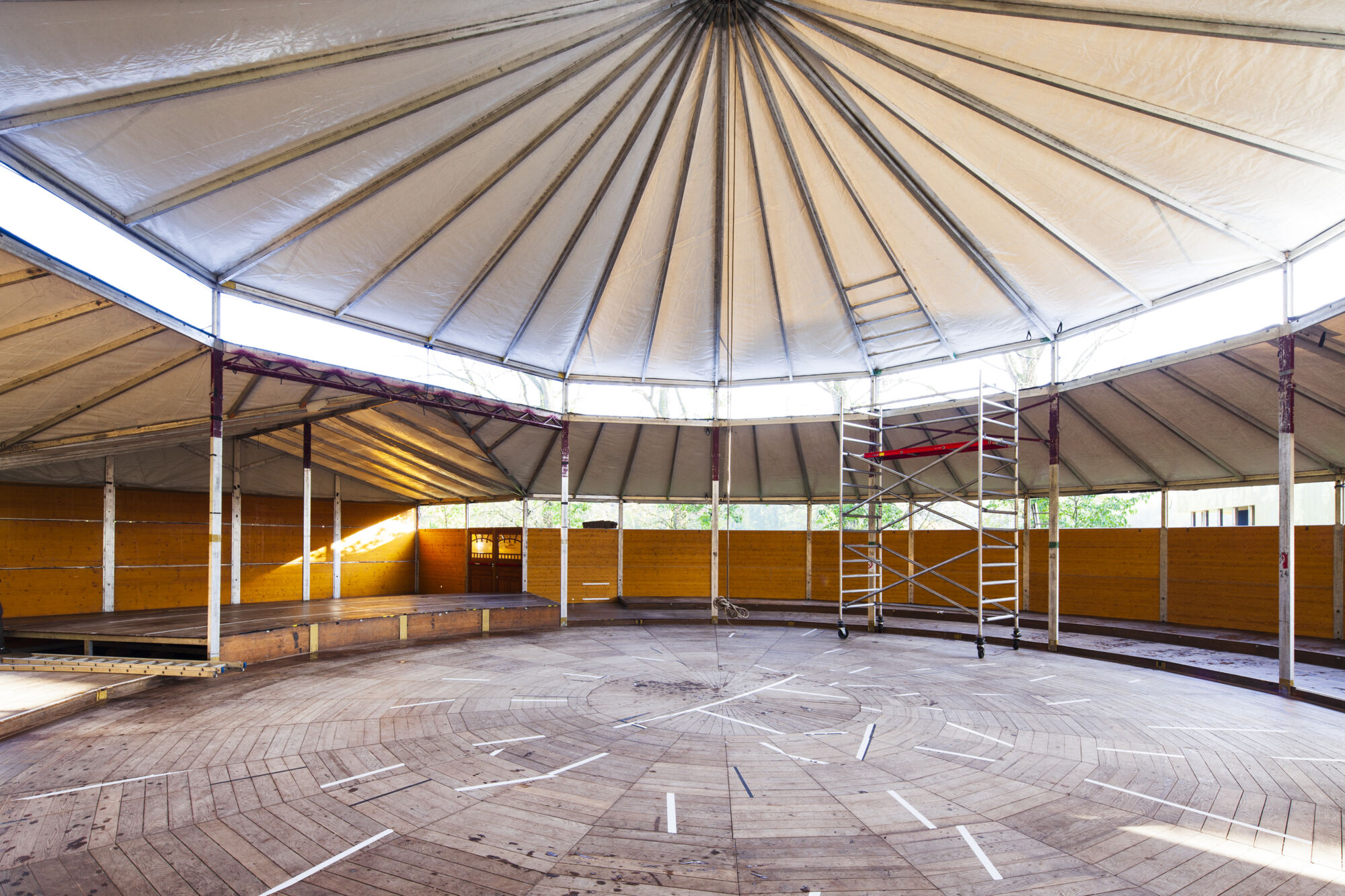 Spiegeltent Campus Drie Eiken