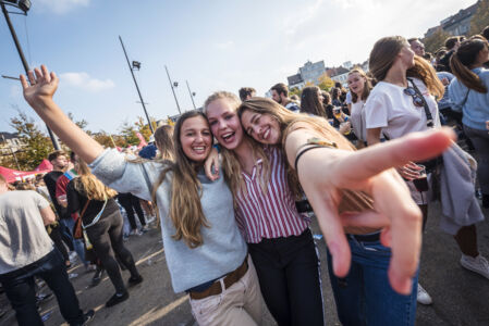 Students on Stage - Sint-Jansplein (19).jpg