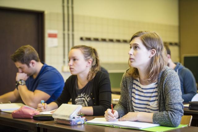 Afbeelding  Fysica studenten (06).jpg bekijken - UAntwerpen