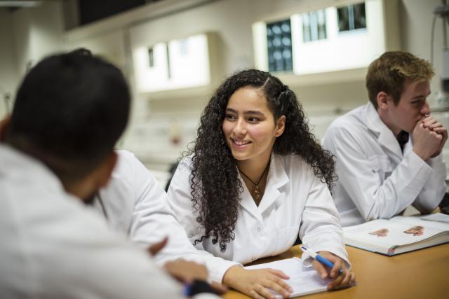 Afbeelding  Anatomiepracticum geneeskunde (52).jpg bekijken - UAntwerpen